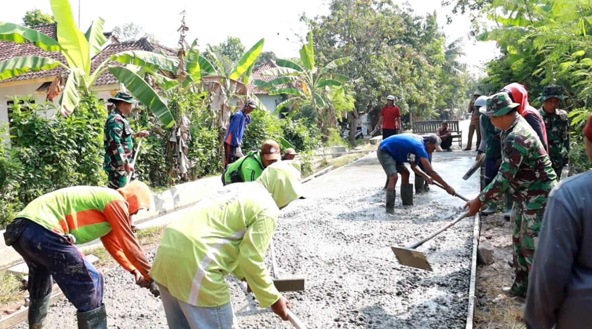 Pembangunan Jalan Rabat Beton TMMD Ke-129 Kodim 0620/Kab. Cirebon Dikebut Demi Kesejahteraan Warga