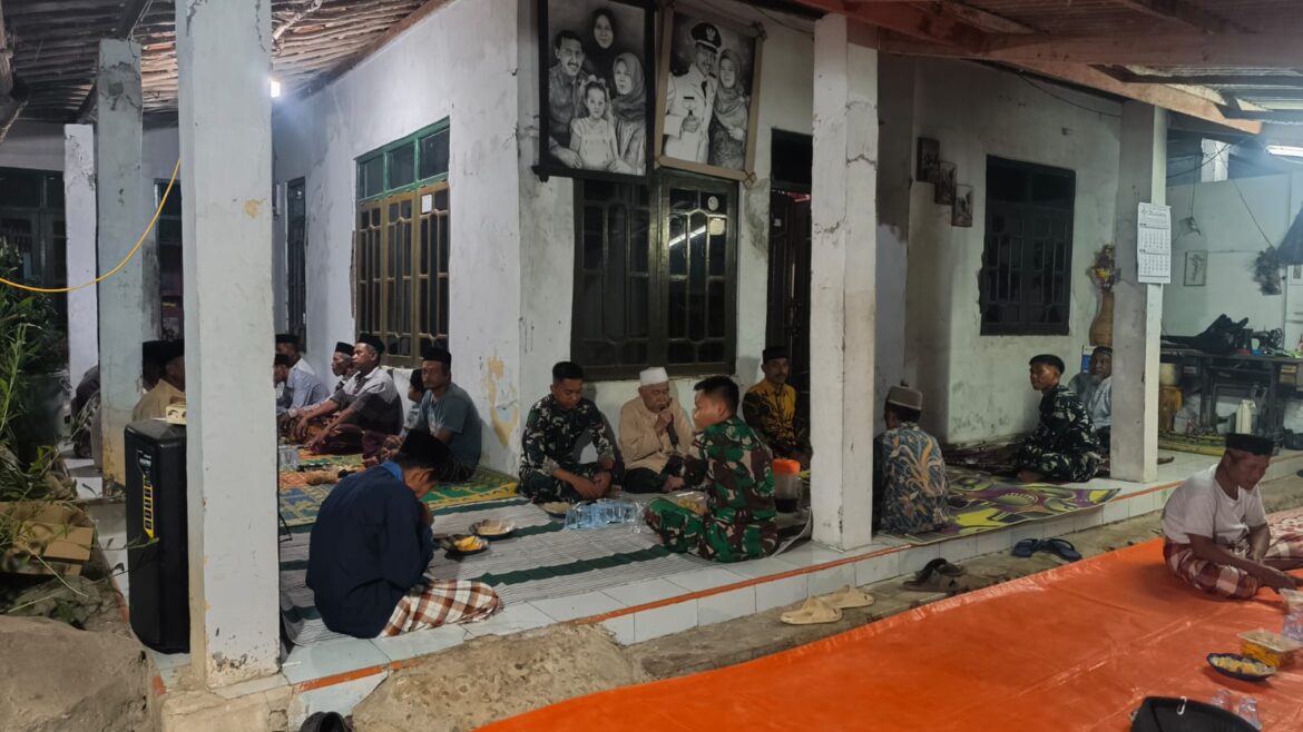 Tak Hanya Membangun Infrastruktur, Satgas TMMD ke-129 Kodim 0620/Kab. Cirebon Hadir dalam Tahlil Almarhumah Ibu Sukari sebagai Bukti Kepedulian Sosial