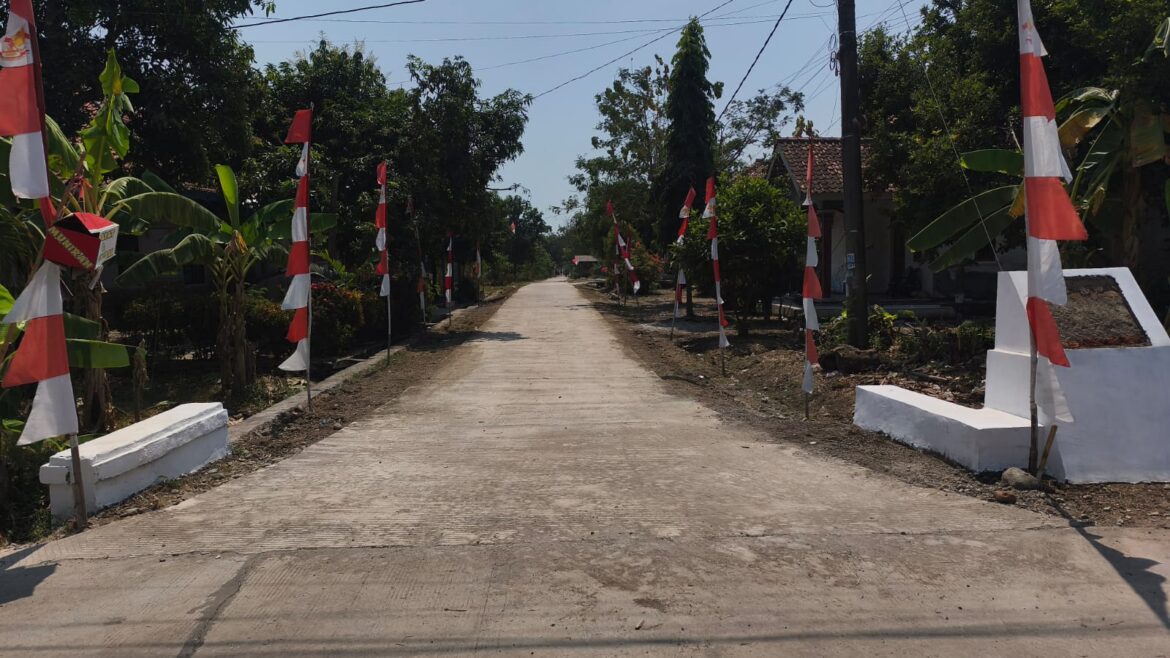 Sasaran Utama TMMD ke-129 Kodim 0620/Kab. Cirebon Tuntas, Jalan Rabat Beton Desa Luwung Kencana Selesai 100%