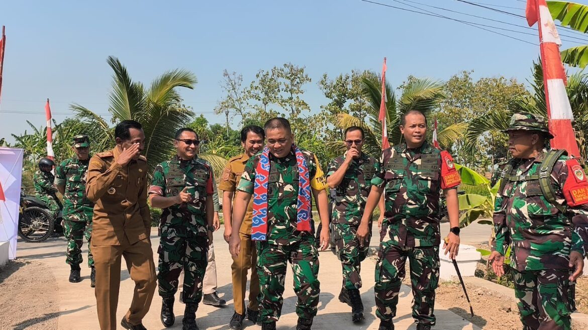Evaluasi Pelaksanaan TMMD ke-129, Brigjen TNI Yohanes Toar Pioh Tinjau Sasaran Fisik dan Nonfisik di Cirebon